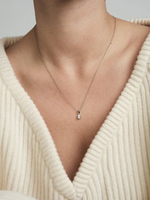Jewellery for Work & Job Interviews: The Professional Style Guide - Moonela UK